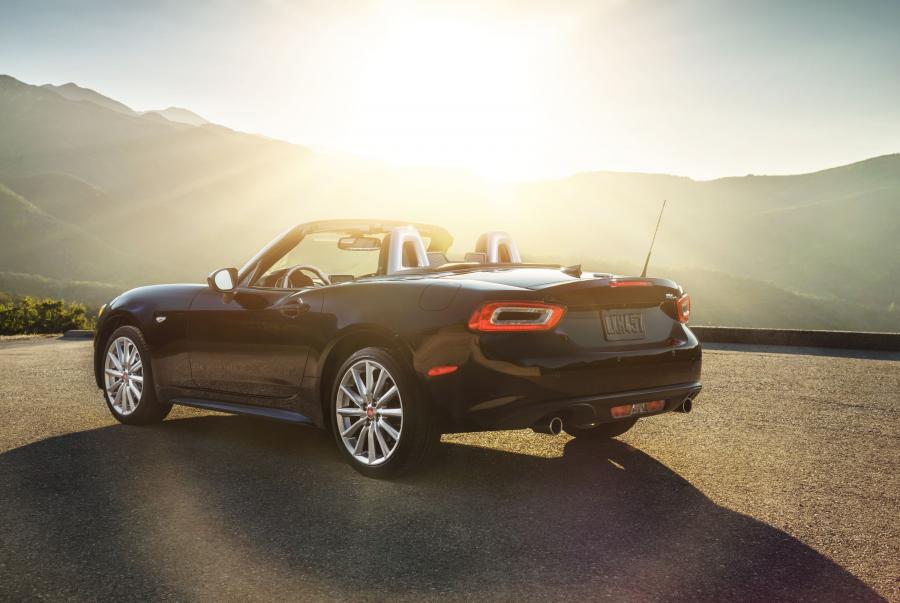  Fiat 124 Spider Lusso (348) 2016 года  (NA) (фото 10 из 43)